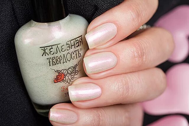 Железный лак для ногтей. Хром металлик гель-лак. Зеркальный гель лак миррор. Лак эль коразон 418. Лак для ногтей mirror nail polish.