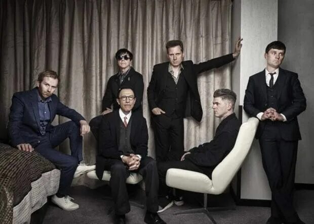 Ffs 01. Группа ffs. franz ferdinand. franz ferdinand band. команда ffs.