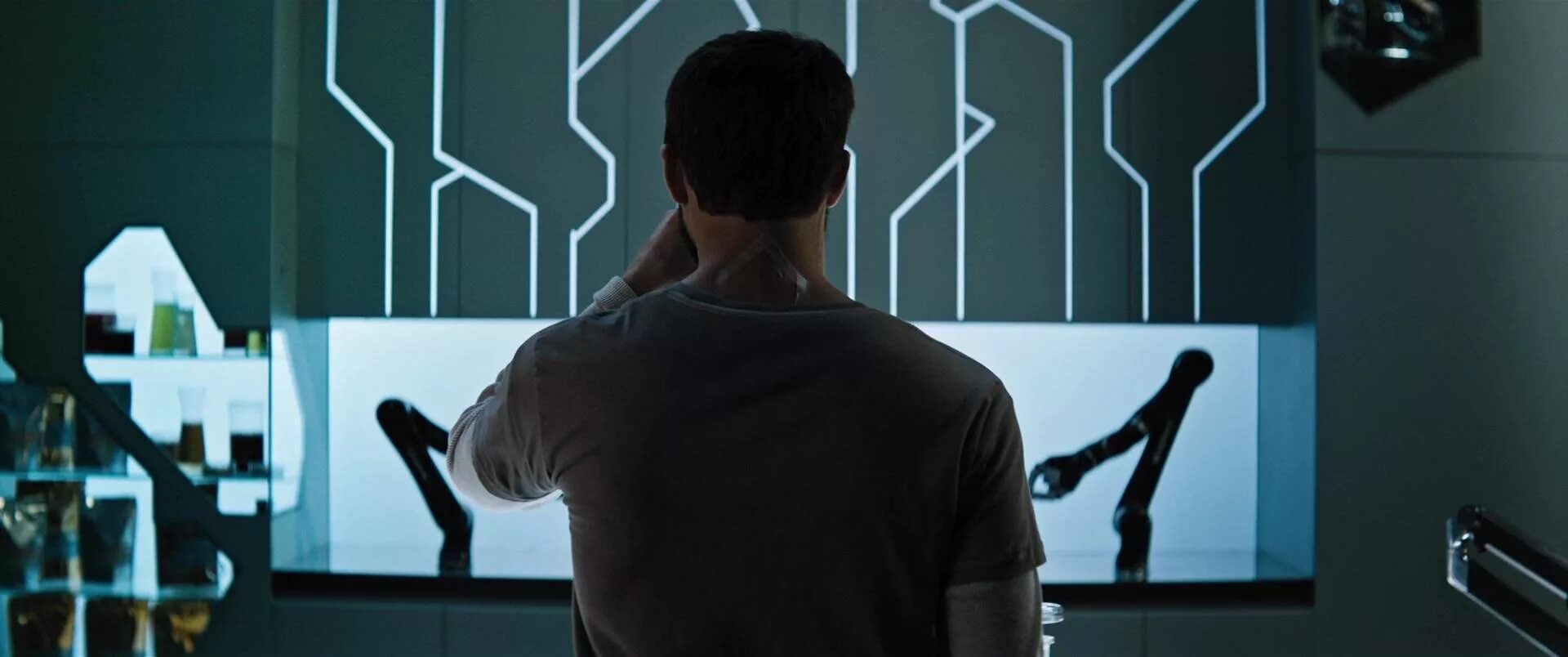 Hard upgrade. Upgrade кадры. стэм апгрейд. апгрейд фильм арт. апгрейд фильм хакер.