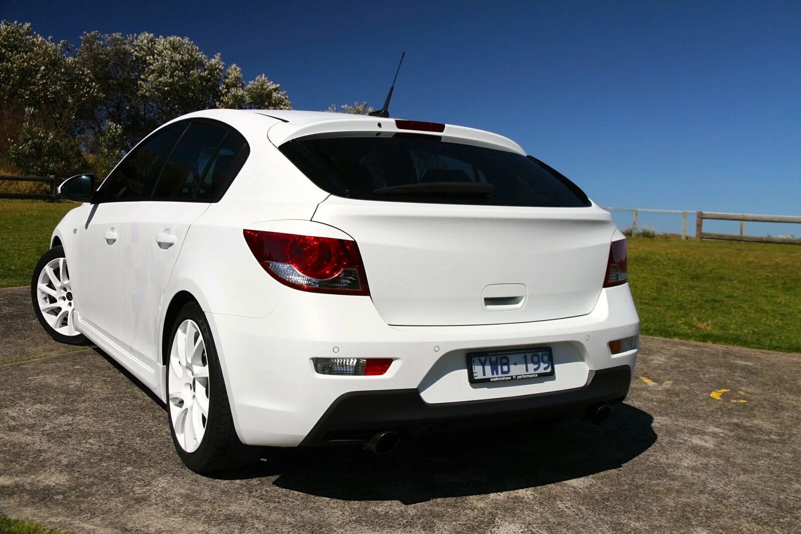 Круз хэтчбек 2013. Chevrolet Cruze Hatchback Tuning. Chevrolet Cruze Hatchback 2012. Шевроле Круз хэтчбек 2012 белый. Chevrolet Cruze Hatchback 2013.