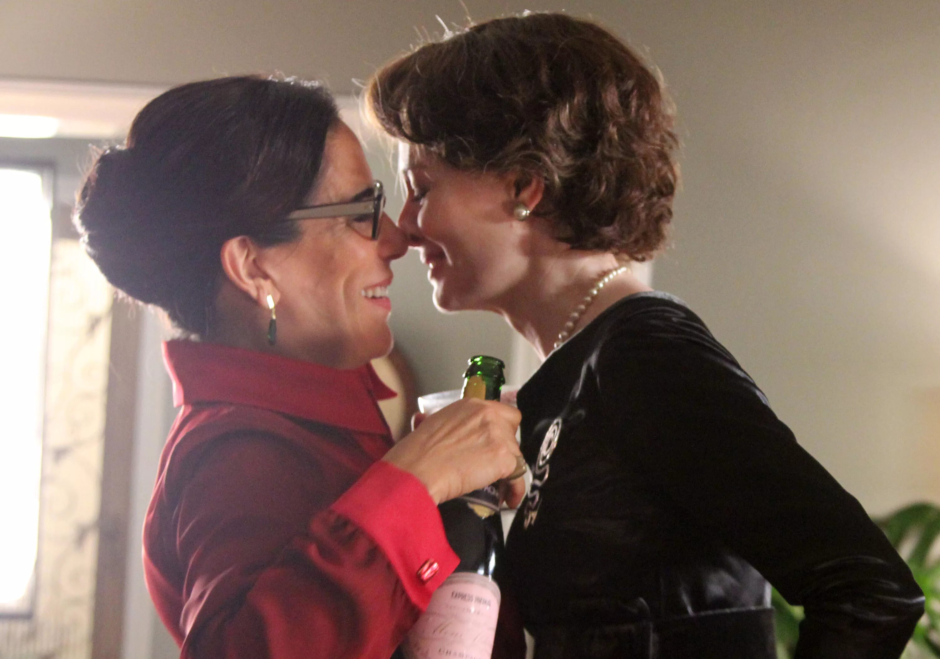 Lesbians mom films. Лесбийские дочки матери. Lesbians mom films. Лесбийские дочки матери. Эрин келли и дайан гэйдри.