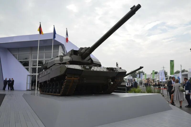 Танки гибриды. Mbt-90. Гибридный танк. Королевская мышь танк хоум анимейшн. Гибридный танк.