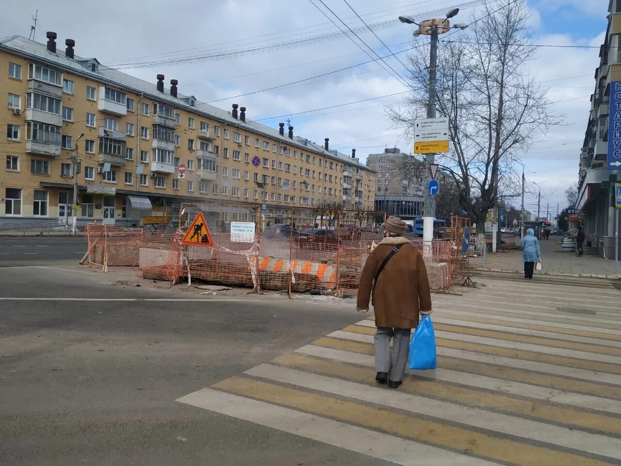 Тревога в твери. Речной район Тверь. Авария на речном вокзале Тверь сегодня. Речной вокзал в Твери пешеходы. Тверь Речной вокзал разрушился.