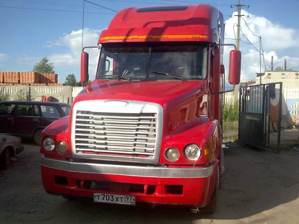 Капот фредлайнер. Фредлайнер Центури 120. Freightliner c120. Капот на Фредлайнер Центури. Капот Фредлайнер 120.