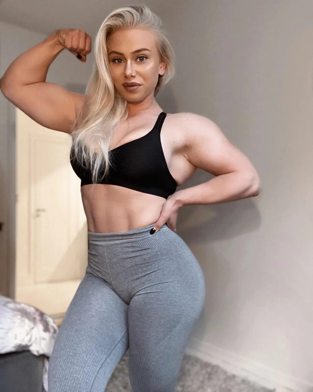 Samantha mack. Samantha jerring. саманта реигнс. саманта мак. саманта вайс.