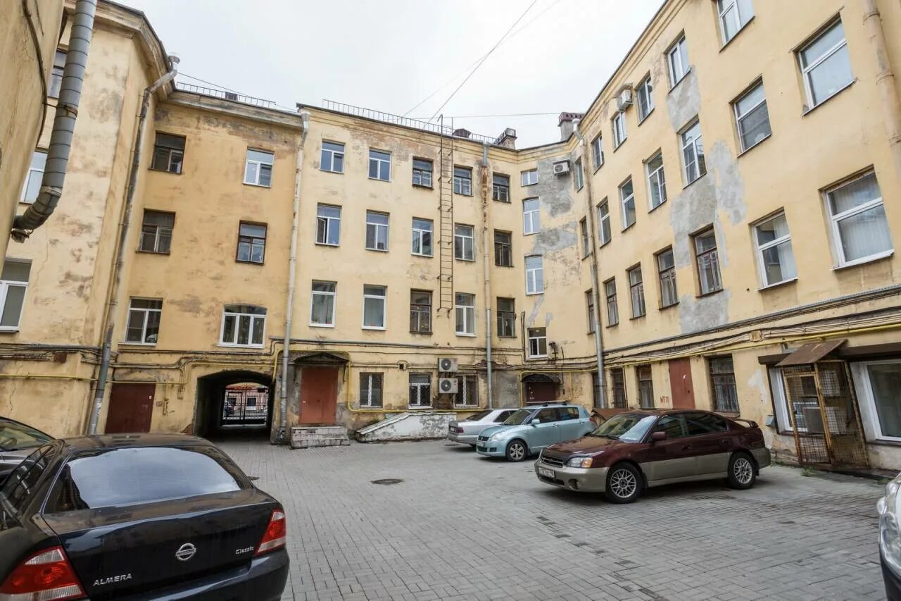 Разъезжая улица 43 санкт-петербург. Ломбард 585 на лиговском проспекте. Разъезжая улица спб. Разъезжая 43 санкт петербург. Красное и белое боровая улица питер.