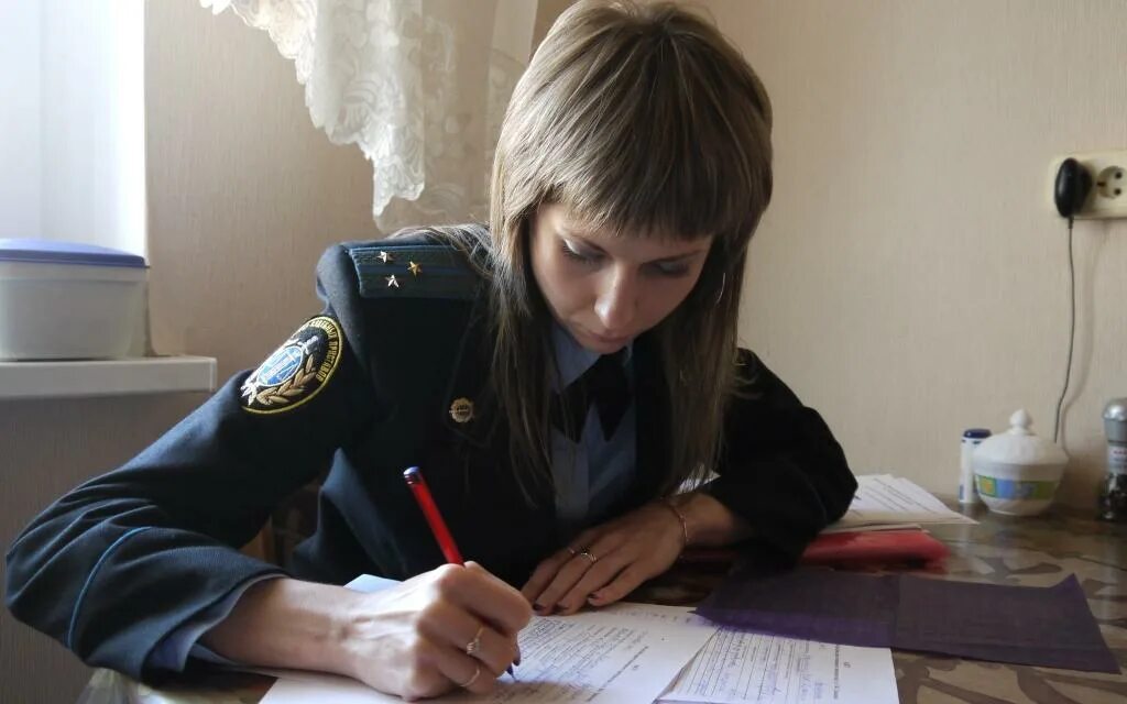 Ахтубинский росп. Судебный пристав охранник. Судебный прставы ахтубинск. Судебные приставы ахтубинск. Ленинский росп астрахань.