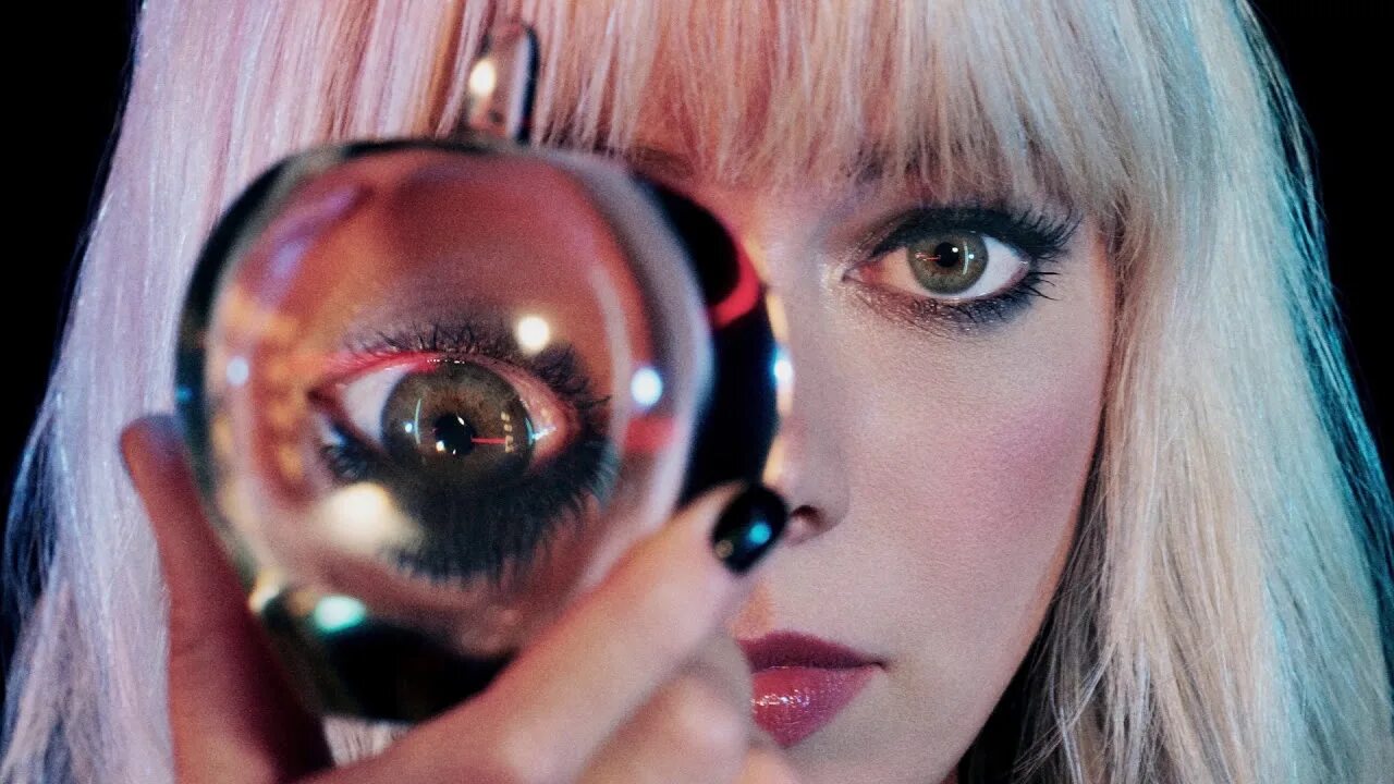 Chromatics tick of the. Группа chromatics. chromatics рут раделет. chromatics солистка. chromatics blue girl.
