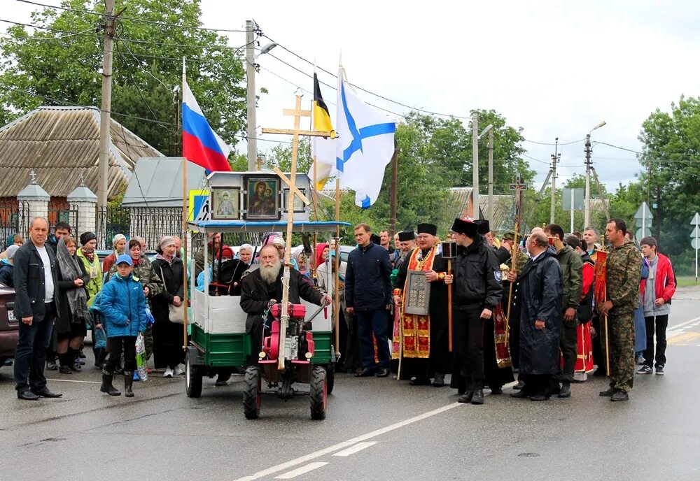 Погода в станице мостовской краснодарский край. Станица Зассовская Краснодарский край. Станица Бесленеевская Краснодарский край. Храм станицы Баговская. Крестный ход Мостовской.