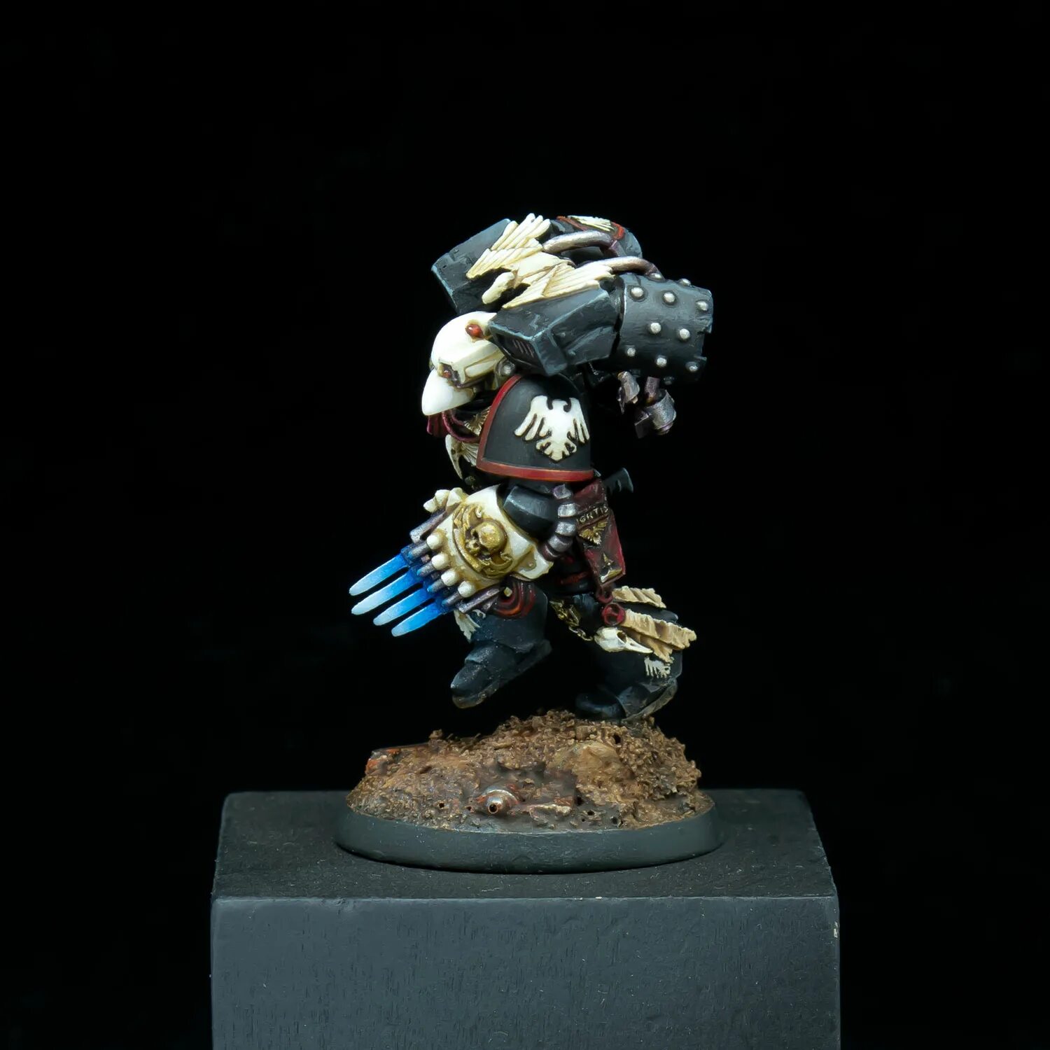 Гвардия ворона кайван шрайк. Кайваан шрайк. Raven guard kayvaan shrike. Кайваан шрайк. Вархаммер 40000 кайваан шрайк.