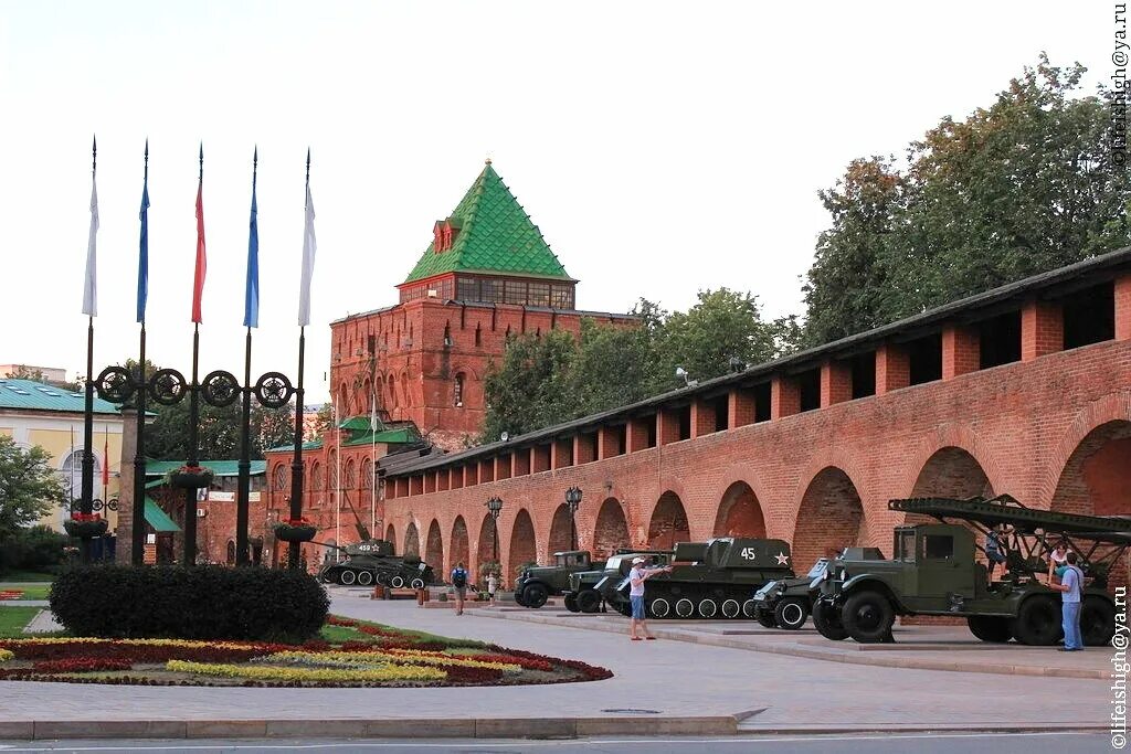 Горьковчане фронту Кремль Нижний Новгород. Мемориал в Кремле "горьковчане - фронту. Памятник горьковчане фронту Нижний Новгород. Музей Нижегородский Кремль. Нижегородский кремль музей