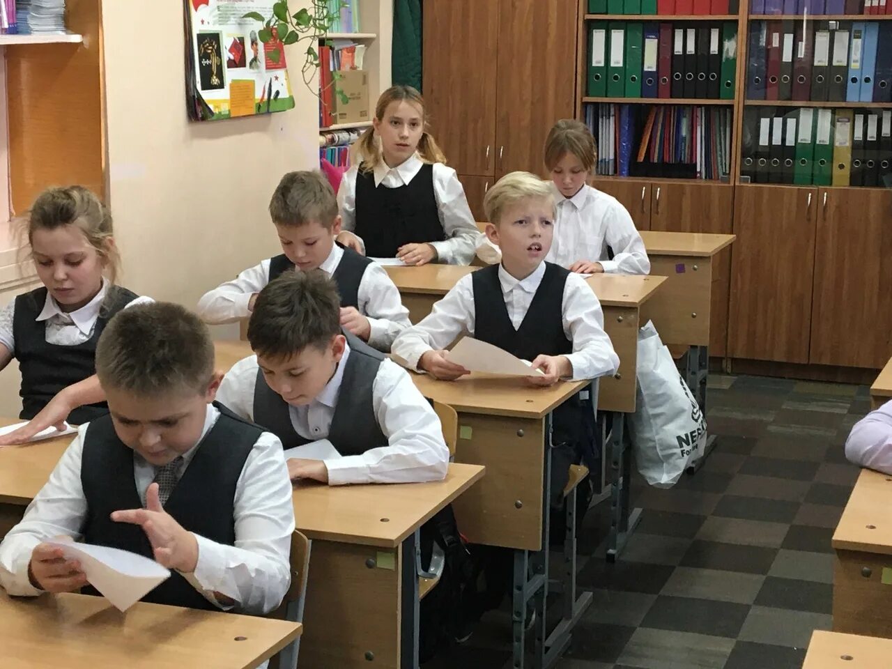 Школа 232 москва. Гбоу сош 252. Битва хоров в школе. Школа ул добролюбова д14. Школа 252 москва.