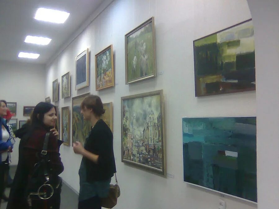 Что нужно художницы купить вещи. Арт резиденция пермь. Салон художника москва. Горелик илья. Мастерские пермских художников фото.