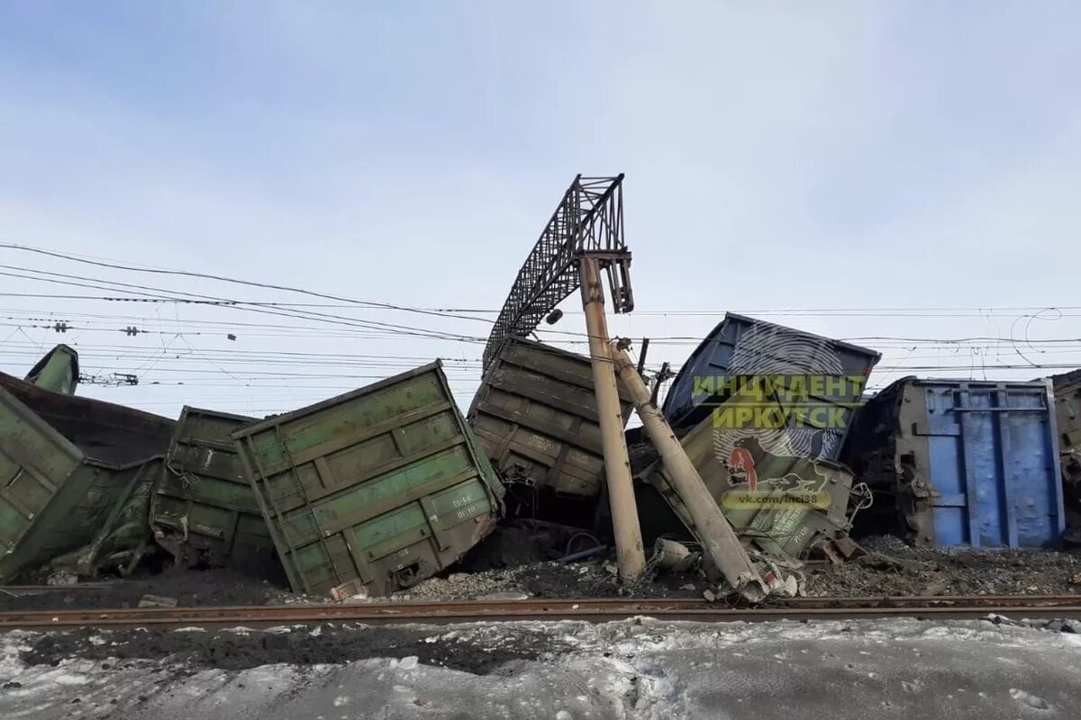 Железнодорожный мост поврежден. Происшествия на железной дороге. Сход поезда. Подрыв грузового поезда в брянской области. Подрыв поезда в брянской области.