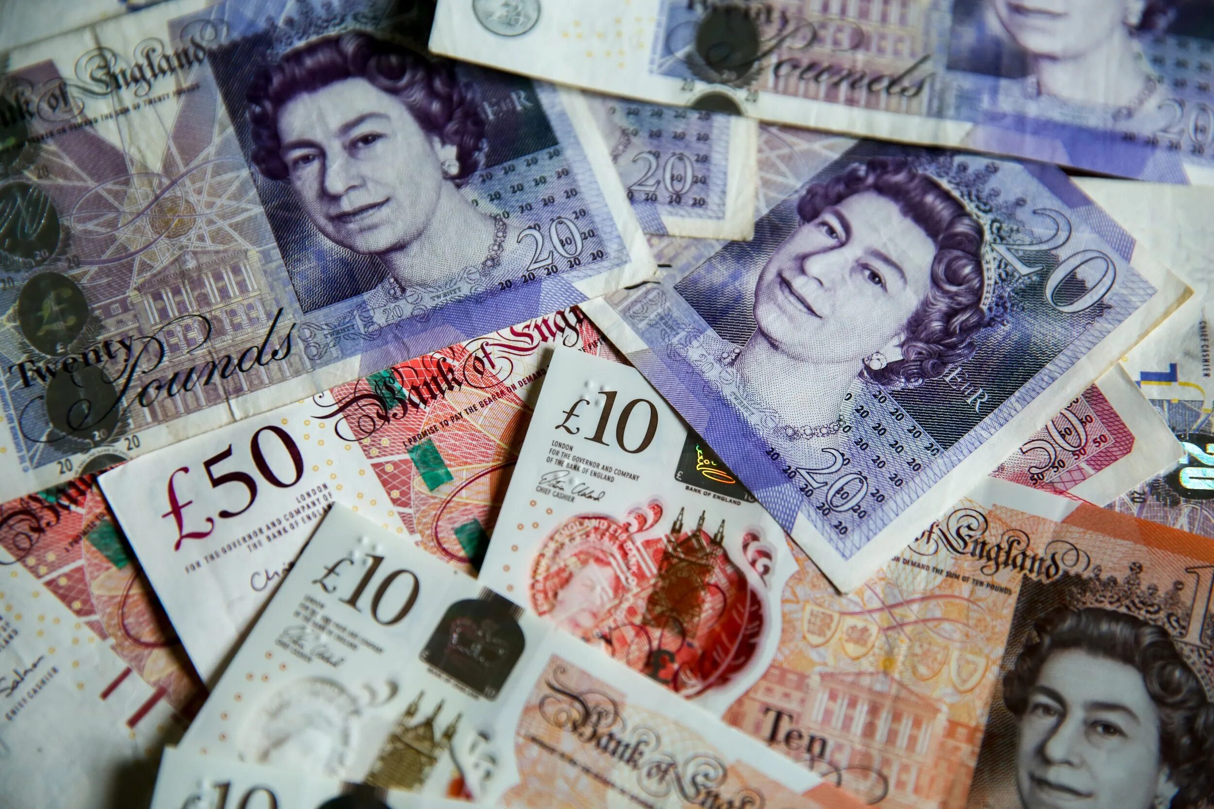 Britain money. Деньги Англии. Валюта Великобритании. Фунт стерлингов Великобритании. Великобританский фунт стерлингов.