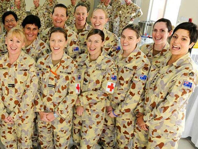 Женщина нато. Женщины военные НАТО. Форма армии Австралии. Женщины военные Австралии. Австралийская Военная форма.