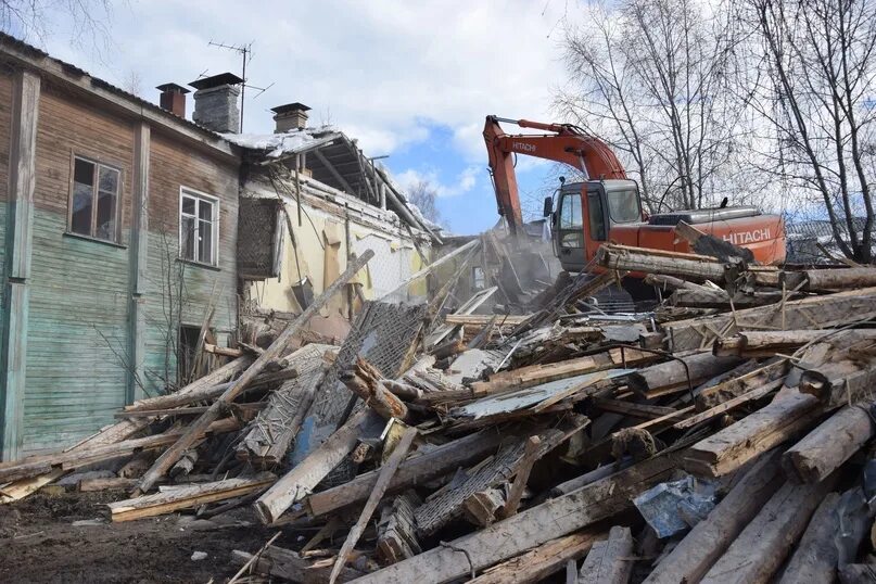 Аварийная ухта. Ухта первомайская снесли дом. снос аварийных домов. ухта снос домов 2025. ухта снос завода.