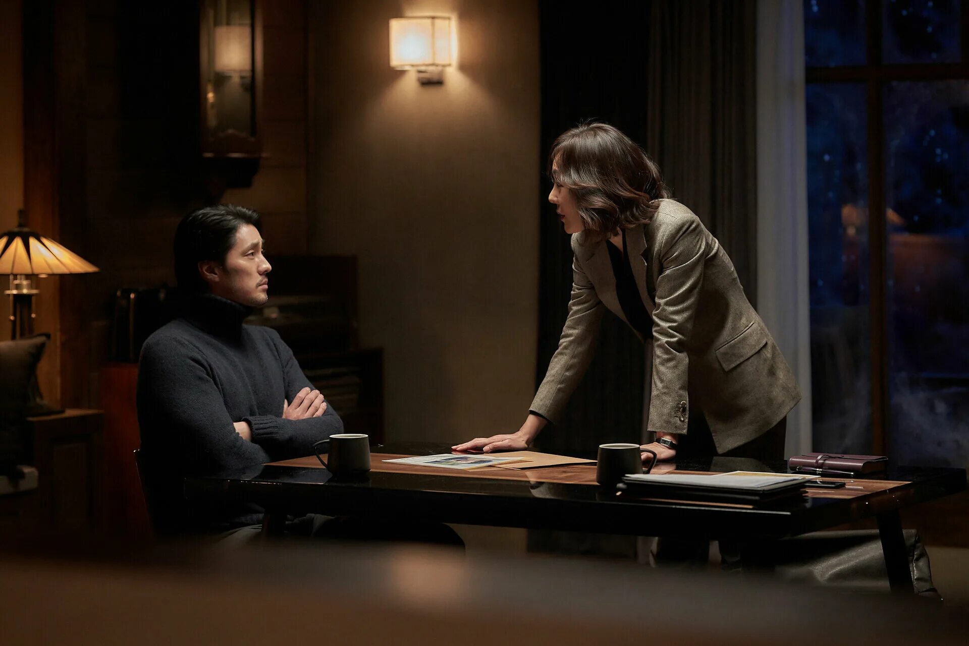 корейский фильм 2022. триллеры корея 2022. криминальный город 2 фильм корея. посредник фильм корея 2022. корейский фильм 2022.