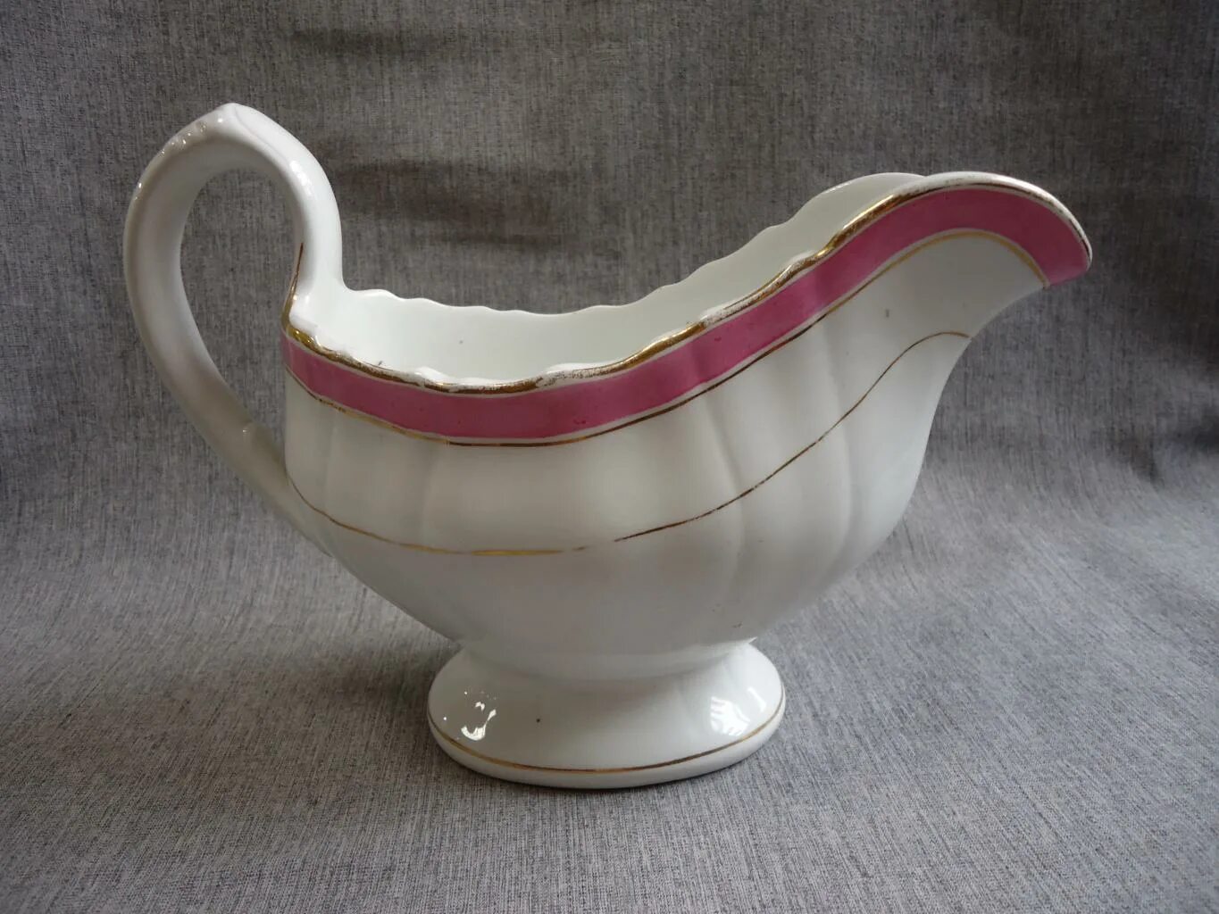 Соусник кругл "chan wave-classic"; 125мл; d100, h4; фарф; бел. Соусница тюльпан белоснежка. Соусник wl-996013 170мл wilmax. Соусник фарфор. Соусник кузнецовский фарфор.