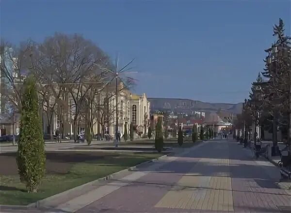 Сколько сегодня в ставрополе. Ставрополь в апреле. Ессентуки в апреле. Ставрополь в апреле фото. Весенний день в Ставрополе.