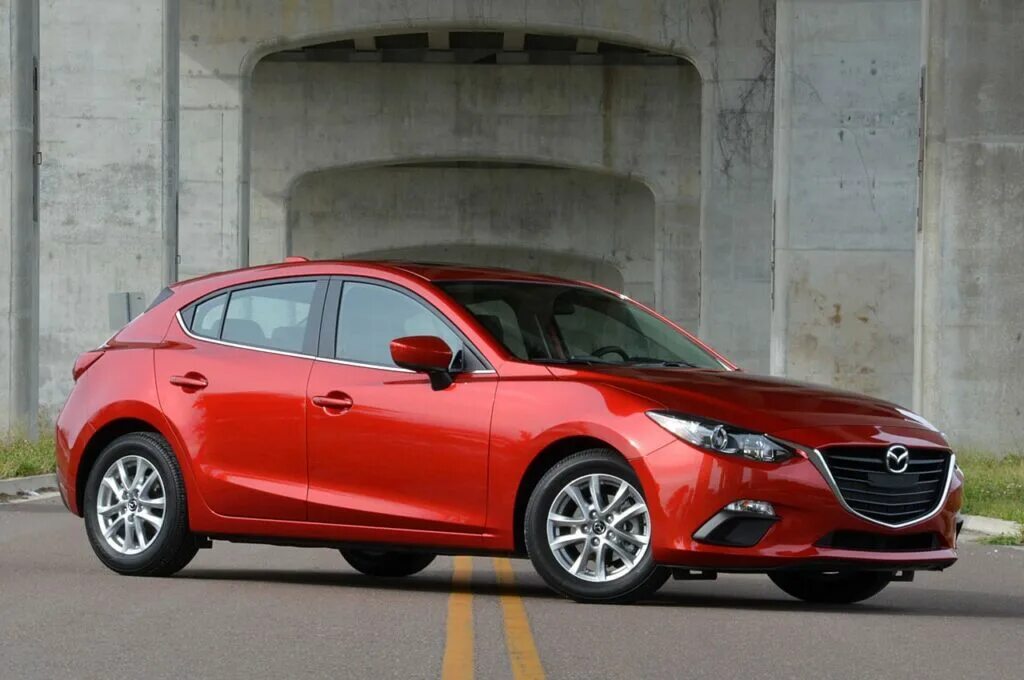 Мазда 3 хэтчбек 3 поколение. Mazda 3 Hatchback 2014. Mazda 3 3 поколение хэтчбек. Мазда 3 4 поколения седан. Мазда 3 6 года