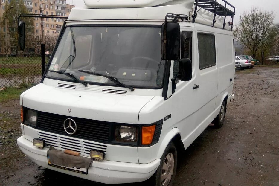 Мерседес т700. Мерседес Бенц 208д габарит. Mercedes Benz 208 d 1994. Мерседес 208. 2.3 Диз 1990г. Купить мерседес 208