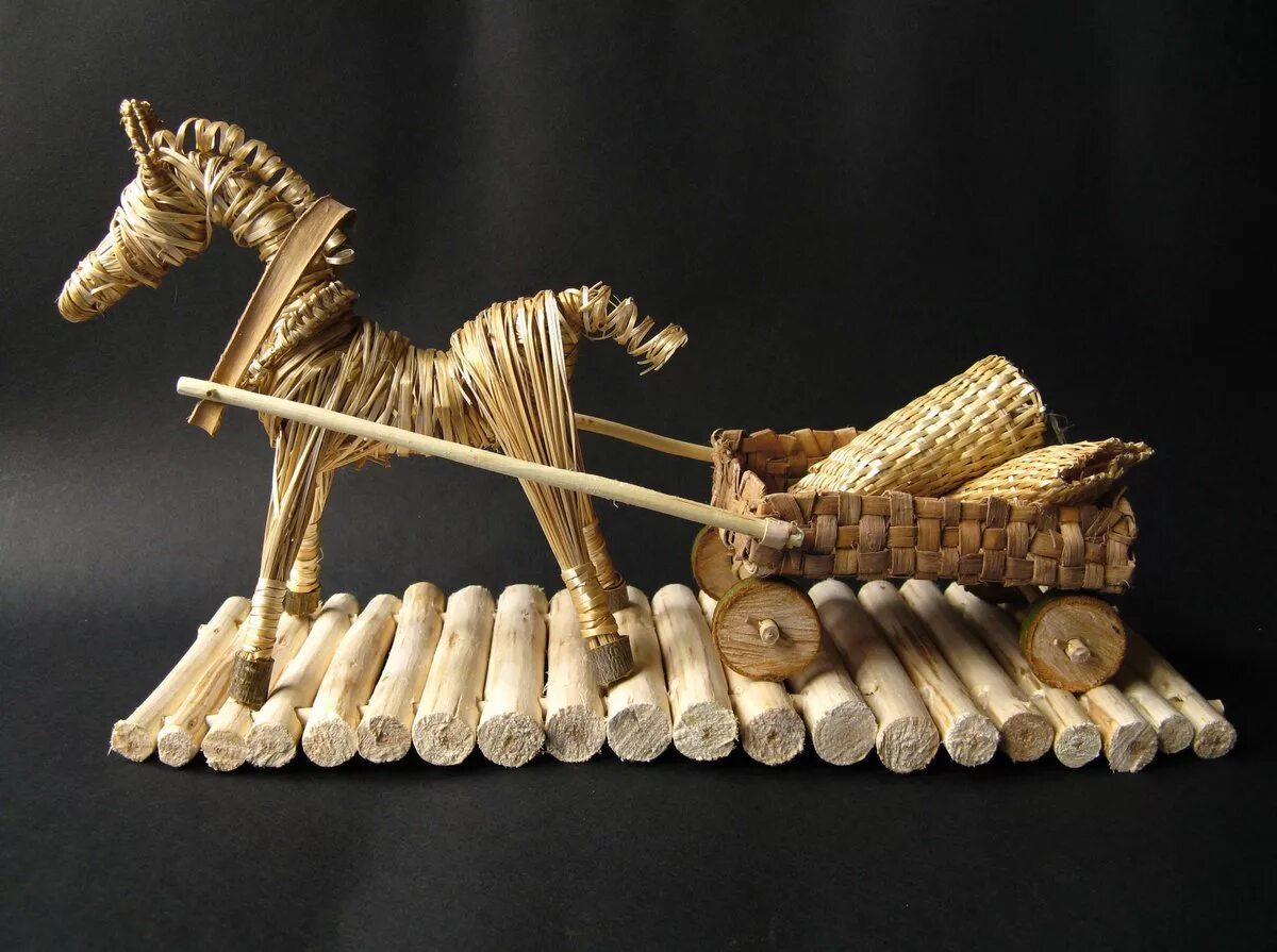 панно из пуговиц. квиллинг поделки. мозайка из природного материала. венки из природных материалов. скульптуры из дерева сергея бобкова.