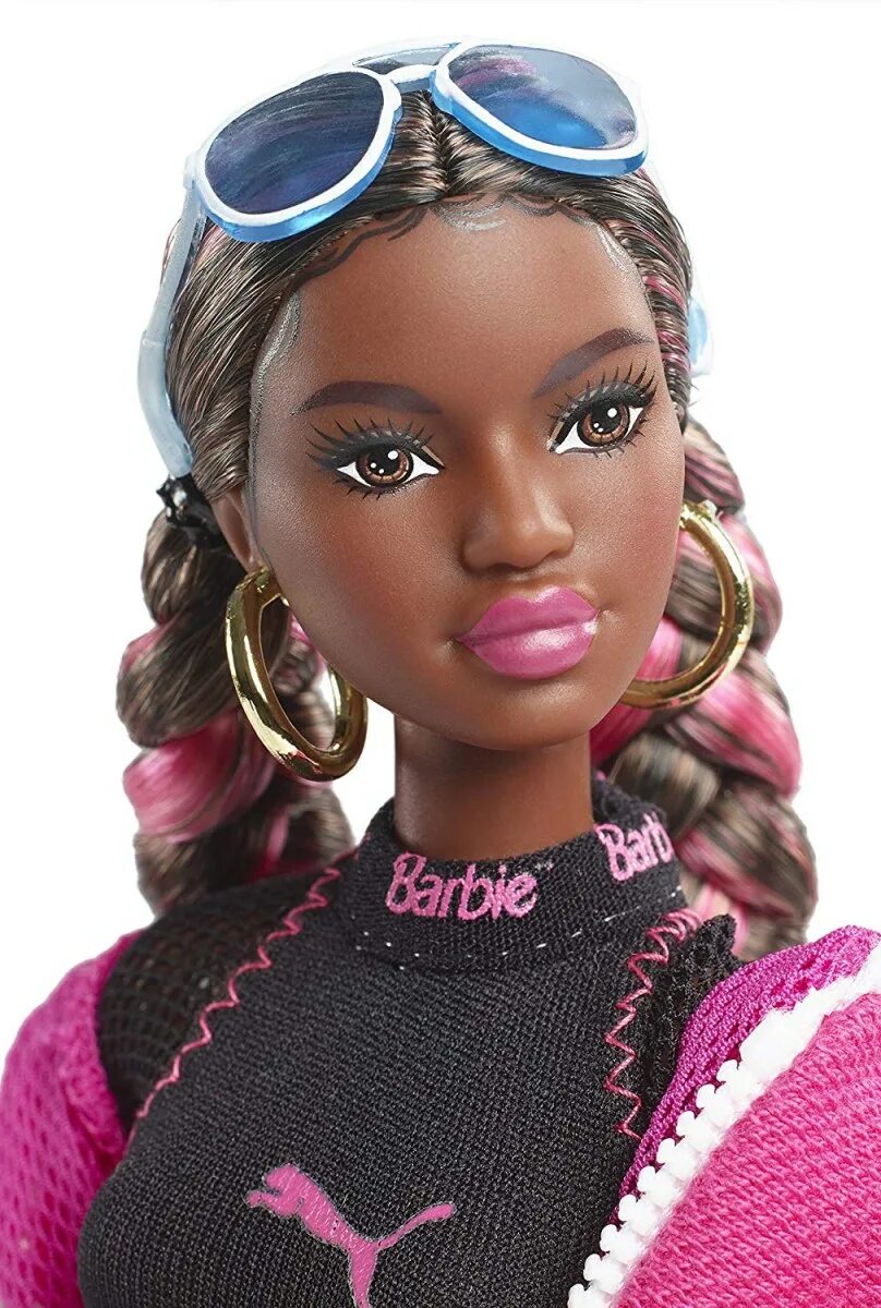 Темнокожая кукла. Кукла Барби афроамериканка. Барби Пума афроамериканка. Кукла Барби афроамериканка БМР. Кукла Барби Пума.
