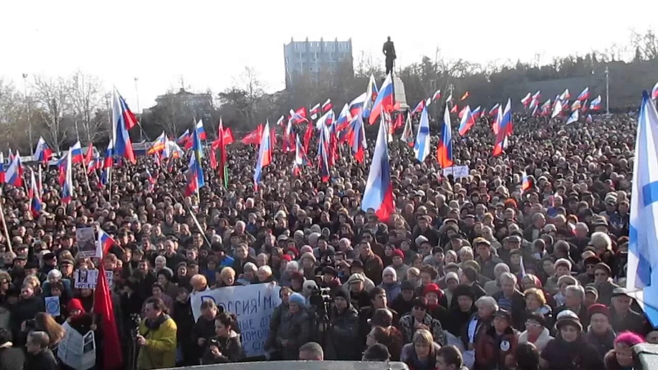 Где 23 февраля состоялся митинг народной воли. Митинг народной воли Севастополь 2014. Митинг в Севастополе 23.02.2014. Митинг народной воли Севастополь. Митинги в Крыму 2014.