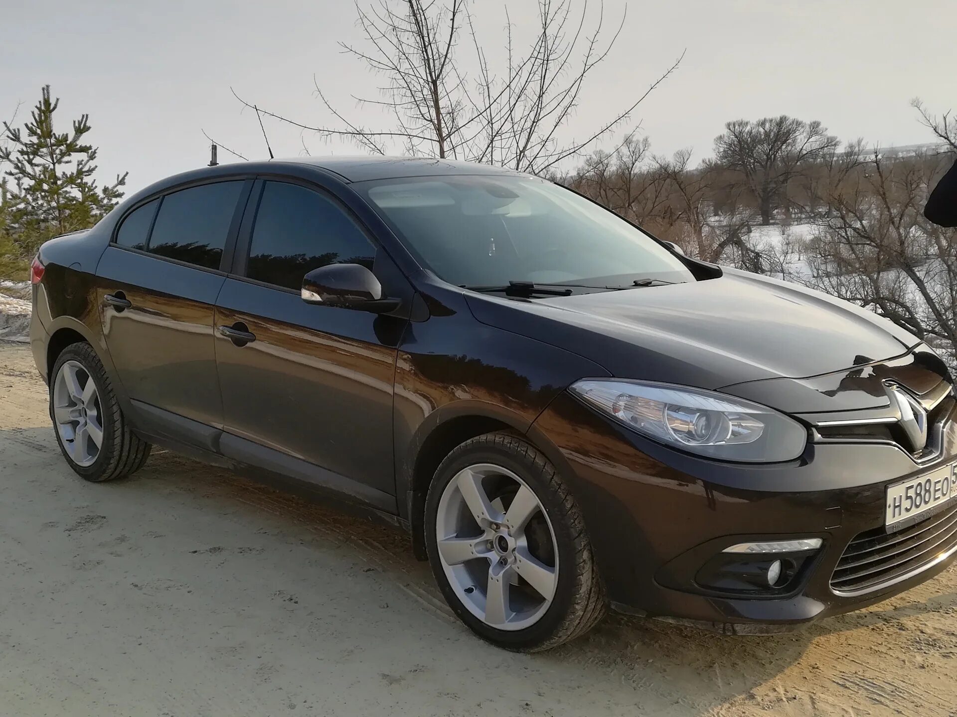 Renault Fluence 18 диски. Renault Fluence диски r17. Рено Флюенс на 17 дисках. Renault fluence на дисках