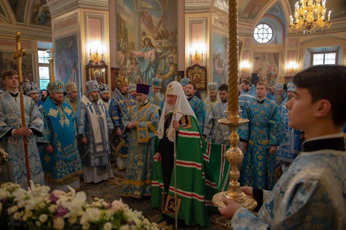 Богослуженте в Покровском храме в Тул. Всех скорбящих радость в Покровском храме Покровского монастыря. Топловский женский монастырь престольный праздник. Расписание богослужений покровский женский