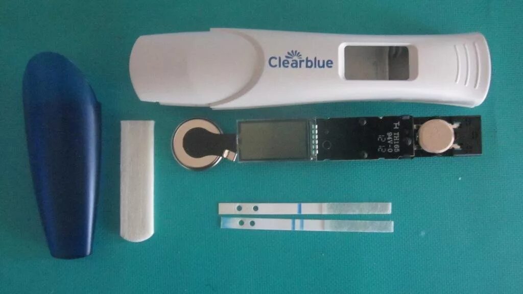 Тест ла 1. Clearblue цифровой положительный разобранный. Электронный тест Клиа Блю разобранный. Цифровой клеар Блю положительный разобранный. Тест Clearblue Digital в разобранном виде.