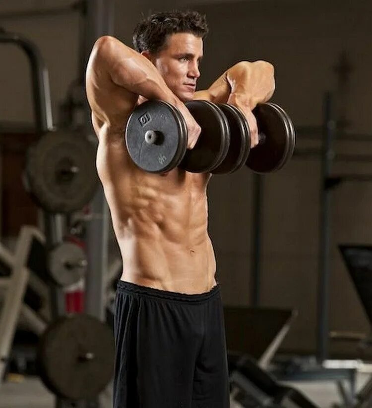 спортивные мужчины в возрасте. спортивные мужчины в возрасте. спортивный мужчина 50 лет. пенсионер в тренажерном зале. тренировки 50 для мужчин.