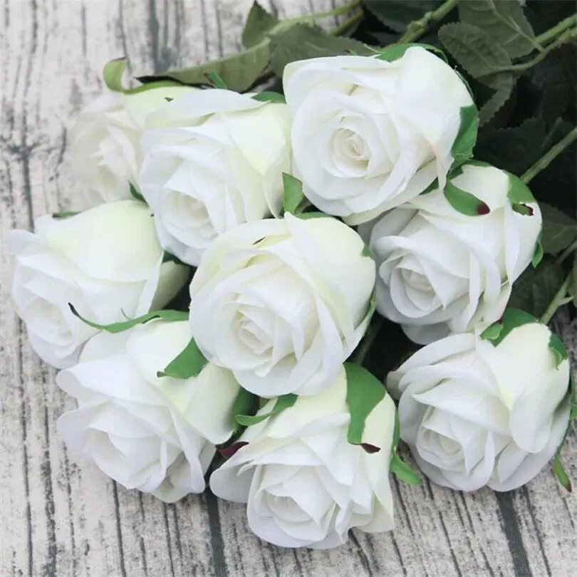 Розы белые низкие. Цветы белые розы. Белые Роскошные цветы. Белоснежные розы. Красивые белые розы.