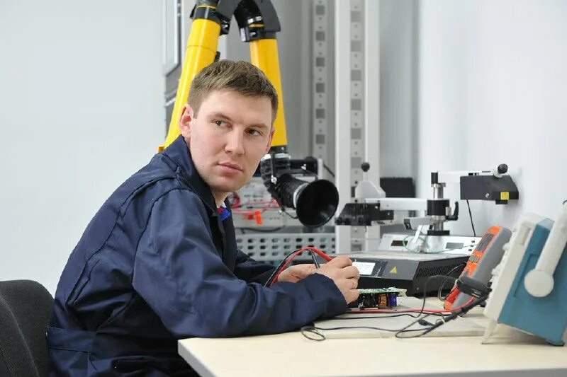 Телеведущий профессия. Фотосессия для поиска работы. Поиск работы ведущих. Регистрация безработных. Наемный работник.