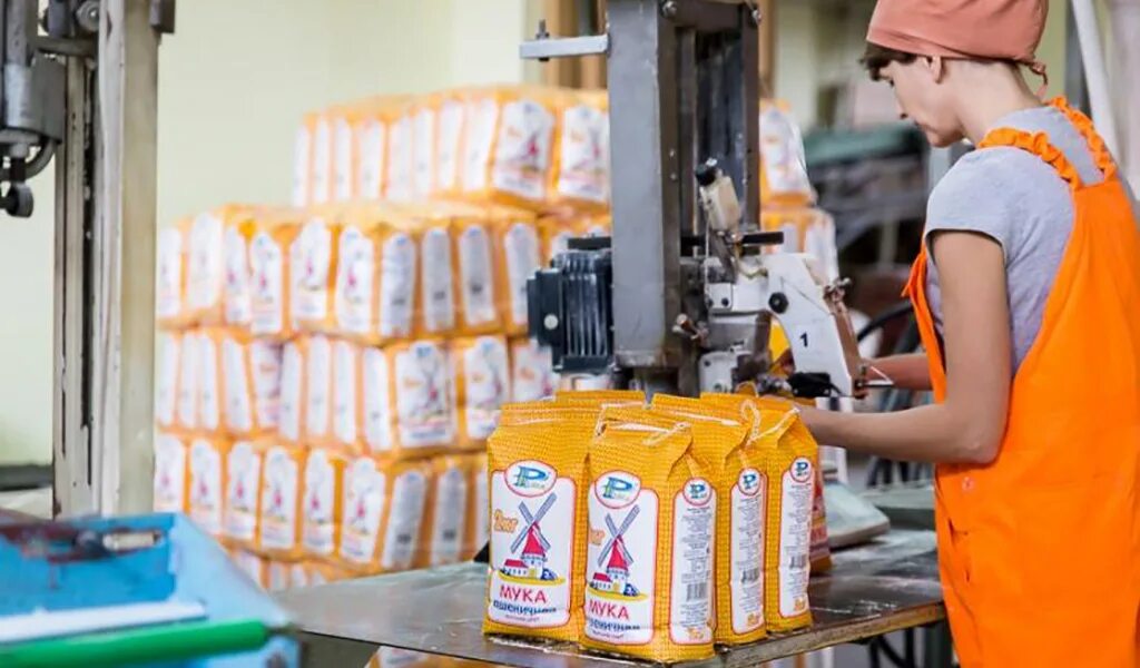 мука завод. мука завод. крупяная отрасль в россии. мукомольно-крупяная промышленность. мукомольная пищевая промышленность.