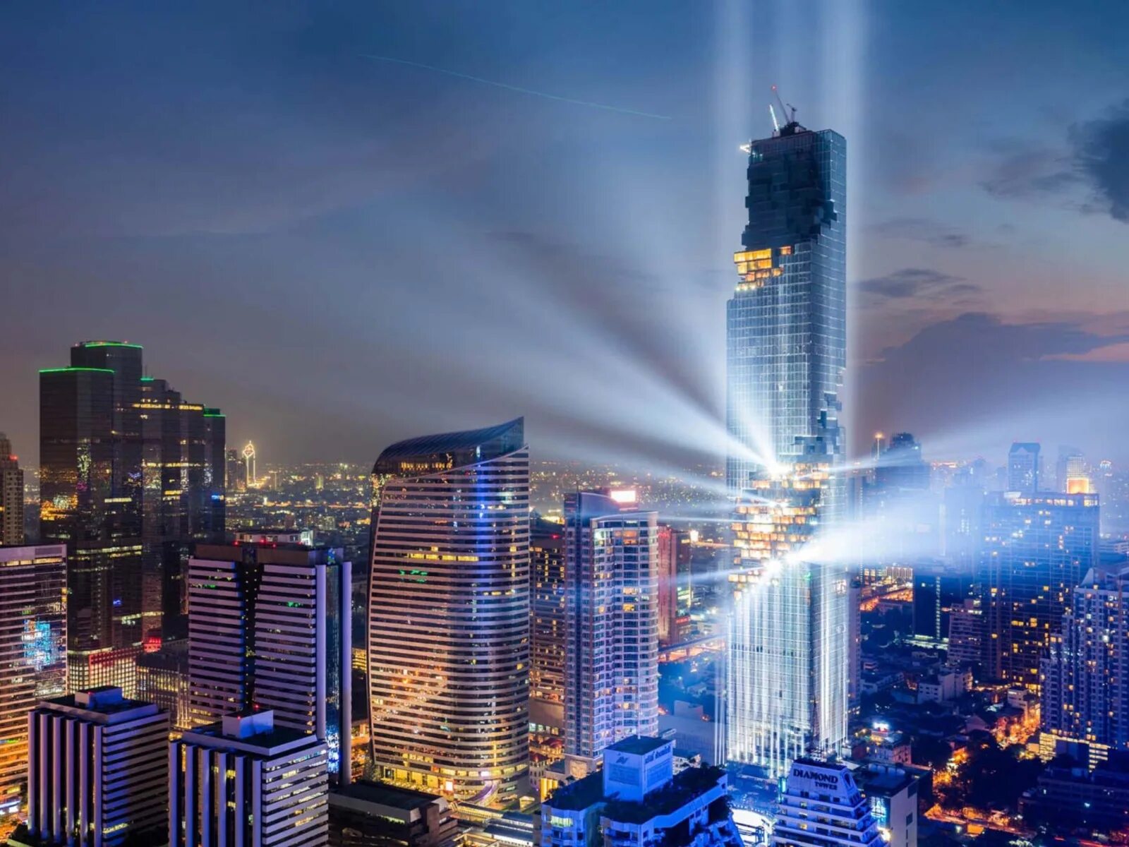 Маханакхон бангкок высота. Маханакхон бангкок смотровая площадка. Небоскреб mahanakhon. Бангкок район небоскребы. Небоскреб маханакхон в бангкоке.