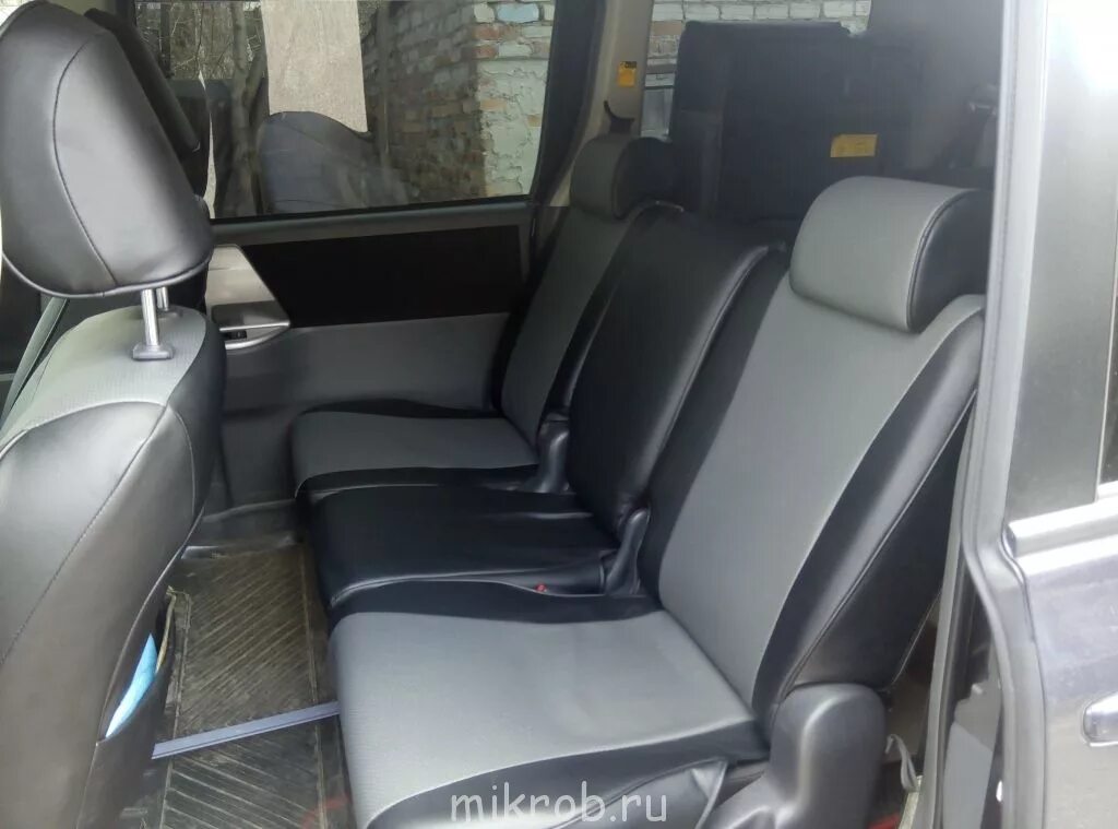 Сиденья от тойоты вокси 3 ряд 1 поколения. Toyota noah 2014 салон. Чехлы в тойота вокси. Тойота вокси 2006. Чехлы тойота вокси.