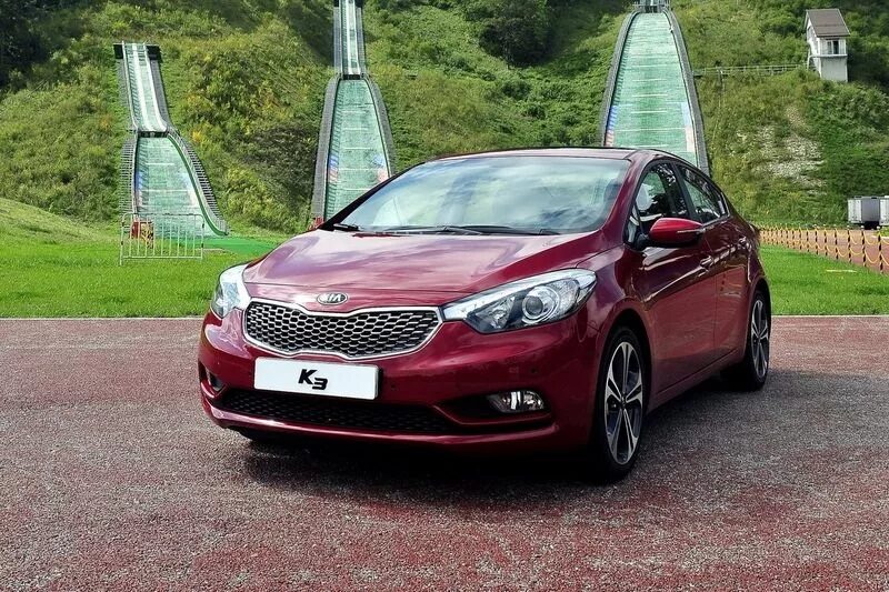 Cerato принял озверин: новый седан Kia K3 для Китая - Авторевю