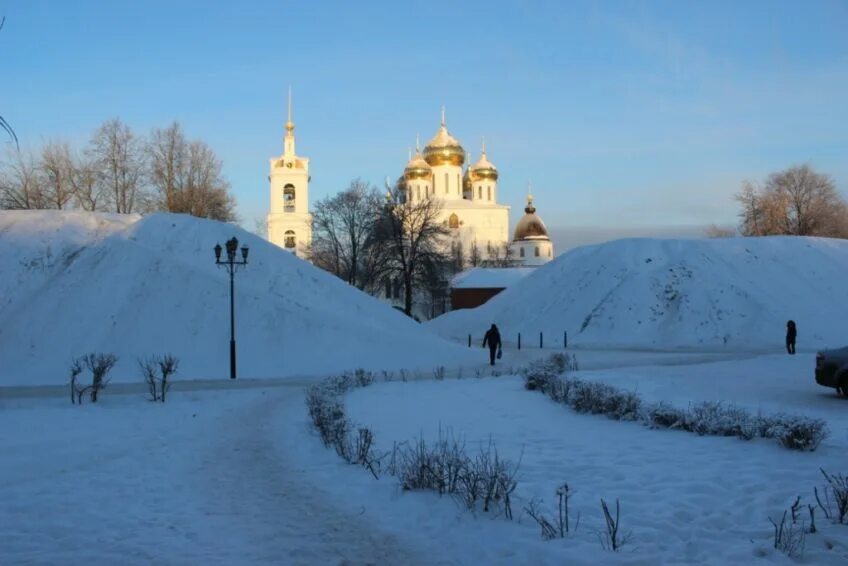 Кремлевская горка. Можайский Кремль горки. Можайский Кремль крепость. Можайские горки в Можайском Кремле. Можайский Кремль зимой.