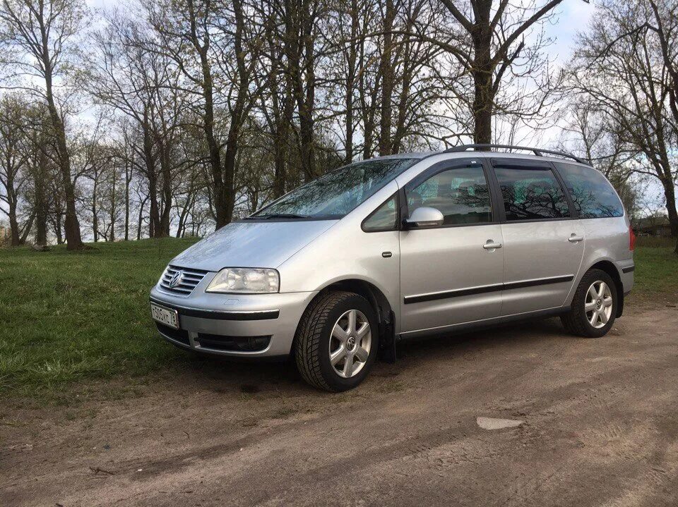 Купить фольксваген шаран тди. Volkswagen Sharan 1.9 TDI. VW Sharan 1.9 TDI 2001 кузов. VW Sharan 1.9 TDI 2001 багажник. VW Sharan 1.9 TDI 2001 салон.