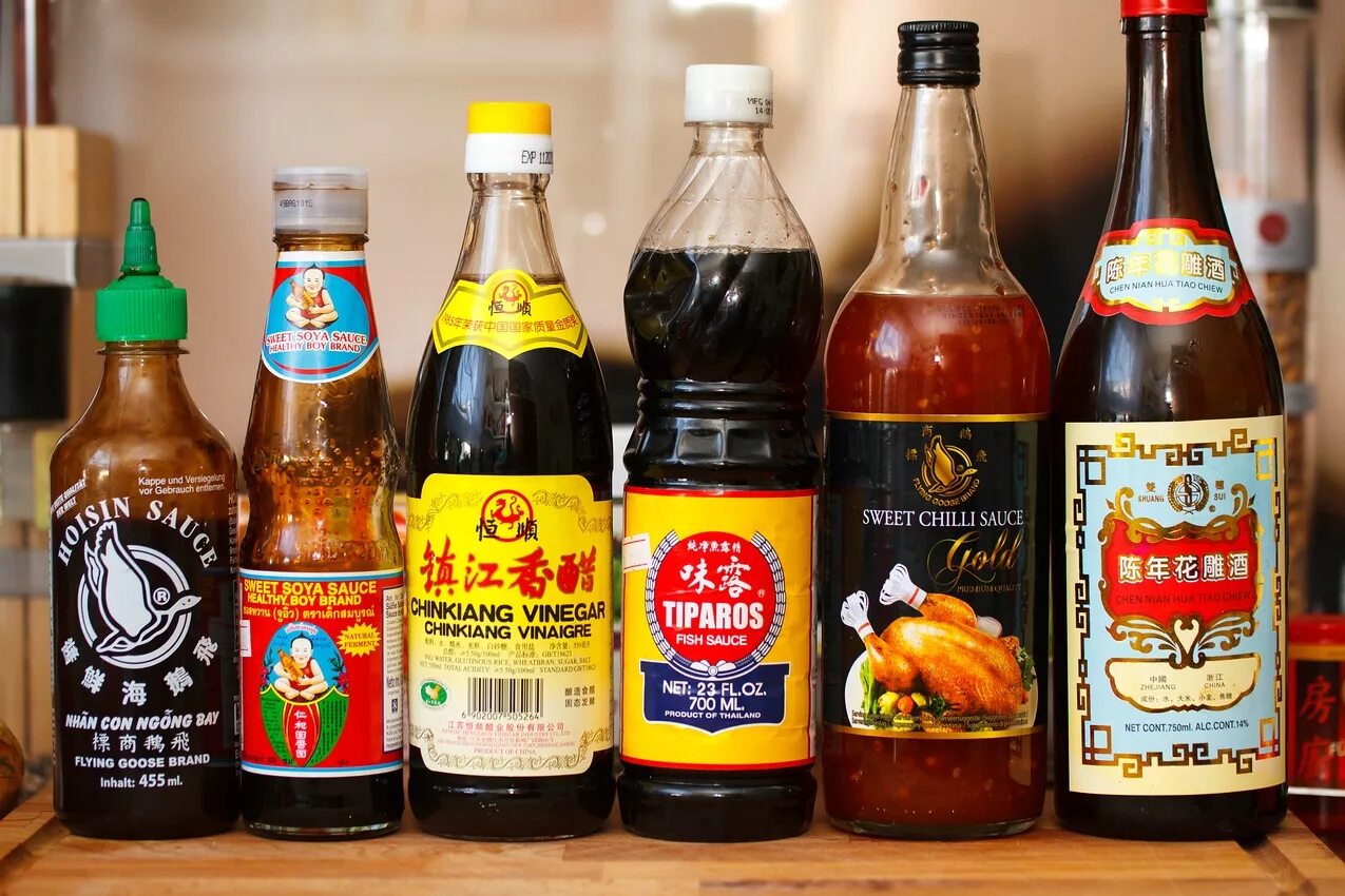 Соус из тухлой рыбы вьетнам. Рыбный соус вьетнамский. Соус рыбный. Рыбный соус из тухлой рыбы. Рыбный тухлый соус.