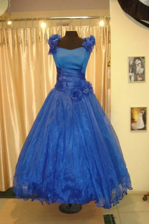 Куплю платье бу. Вечерние платье б у. Красивые вечерние платья в Купино. Синее платье бу. Короткое синие свадебное платьице 90кг.