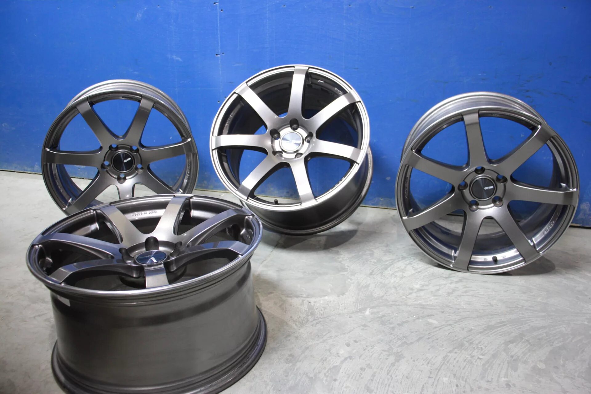 7 18 р 24. Диски alutec r18 5/114. Диски мазда cx7 r18. 245 45 r18 на марк. Диски ворк t7r.