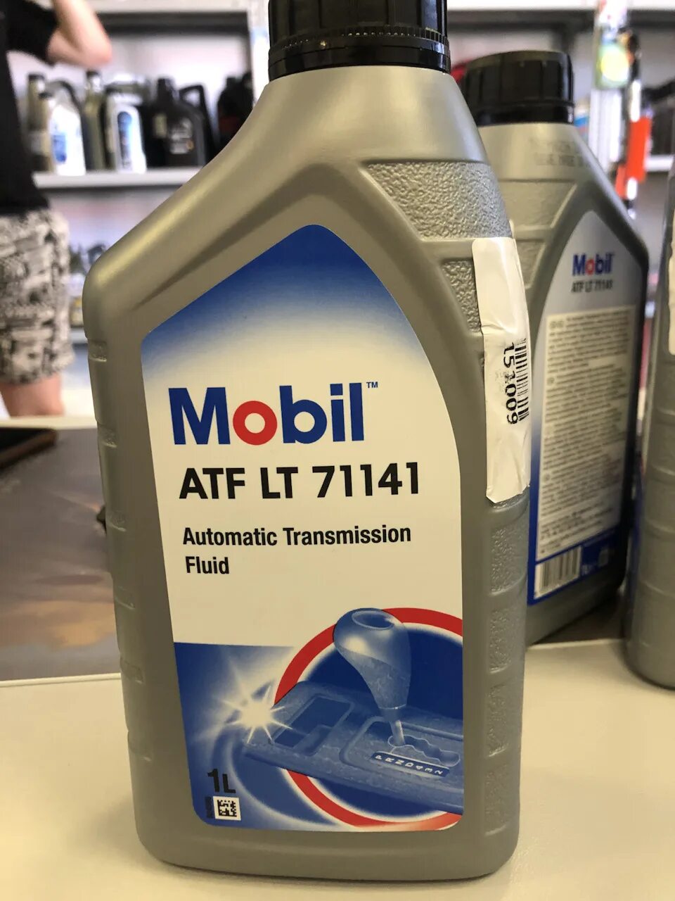 Масло atf lt 71141. Mobil ATF 71141. Мобил АТФ ЛТ 71141. Масло трансмиссионное АТФ 71141. Масло mobil ATF lt 71141.