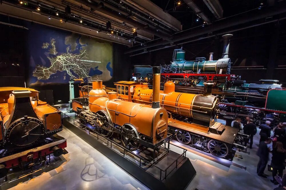 Коллекция трейн. Train World музей. Train World Бельгия. Train World Брюссель. Autoworld Museum Брюсель.