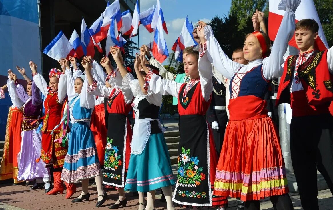 Люди русской национальности. Народы Крыма. Национальная культура России. Народы России. Многонациональный народ России.