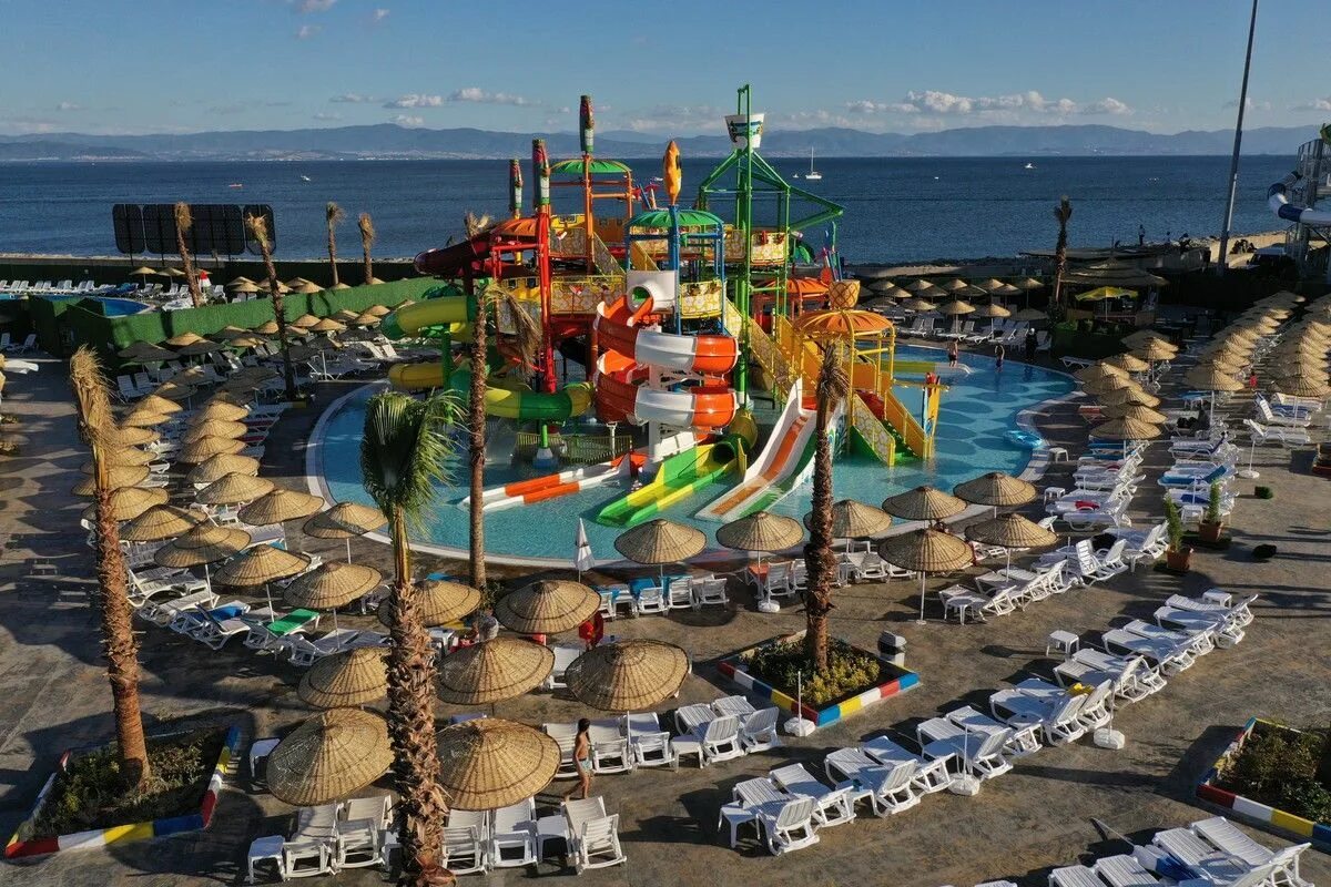 Tuzla aqua park. Marina aquapark waterland. Marina aquapark. Marina aquapark. Аквапарк аквамарин стамбул.