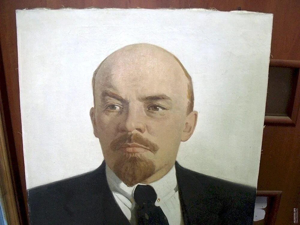 Террорист портрет у ленина. Ленин картина портрет. Террорист портрет у ленина. Портрет ленина в школе. Террорист портрет у ленина.