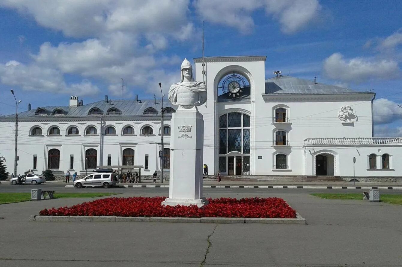 Вокзал Великий Новгород. Великий Новгород Железнодорожный вокзал. Вокзал Великий Новгород вокзал Великий Новгород. ЖД вокзал в Великом Новгороде. Вокзал великий новгород телефон